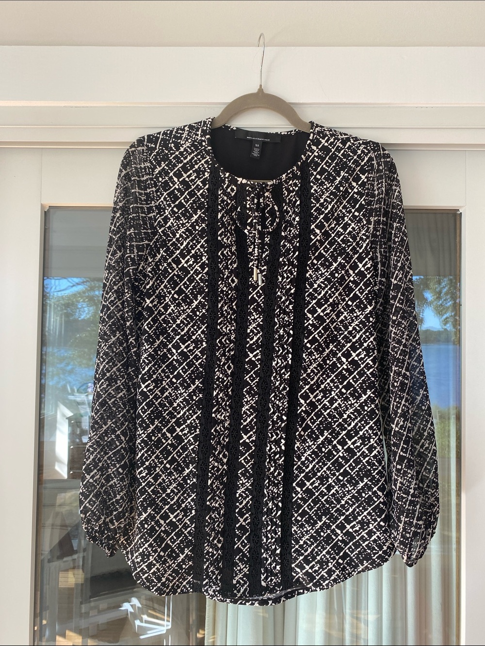 White House Black Market Black and White Patterned Long Sleeve Blouse